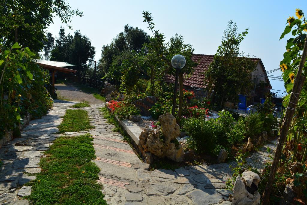 B&B Miramare Аджерола Экстерьер фото